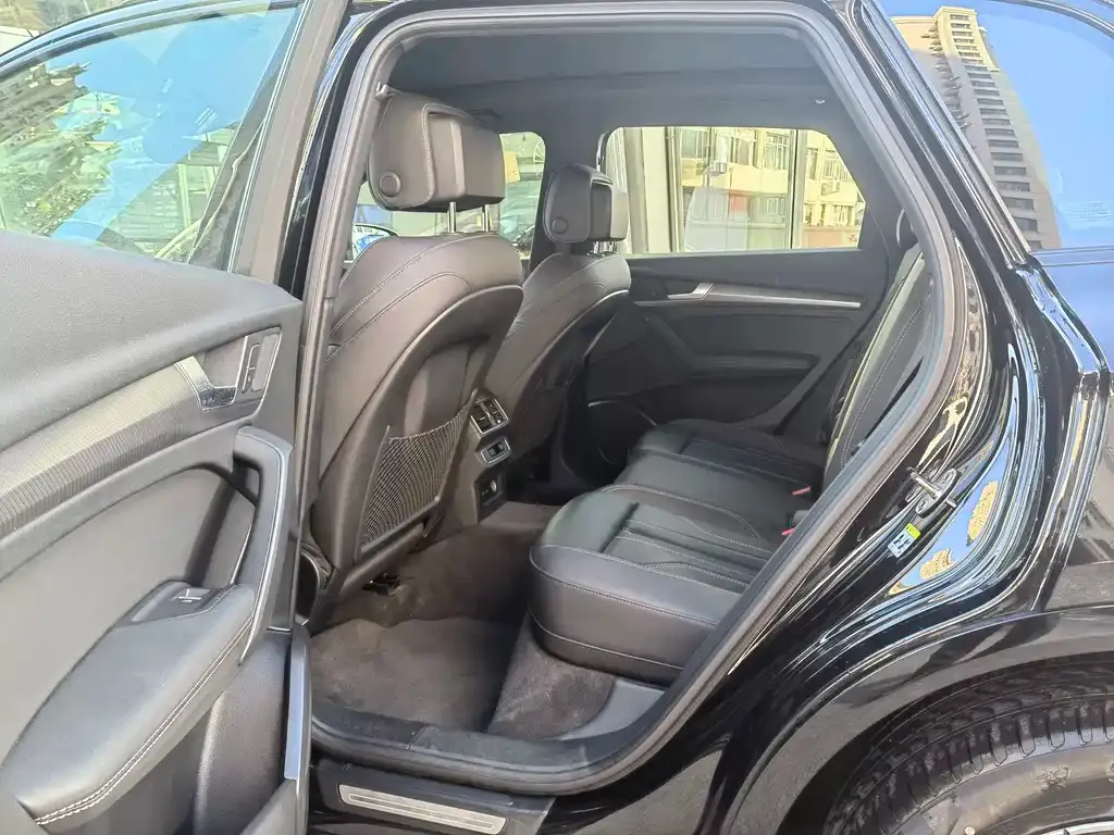 Audi Q5L 2023 из CN, фото 8