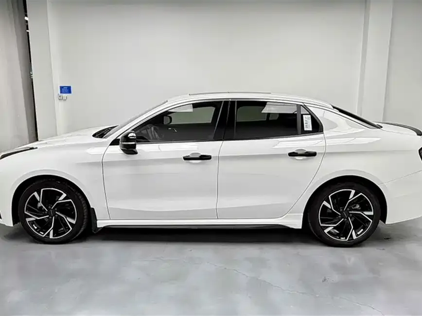 Lynk & Co 03 2023 из CN, фото 7