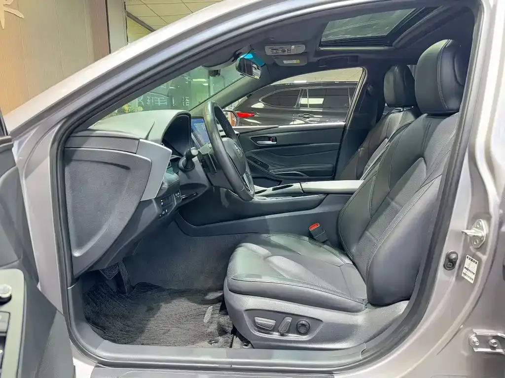 Toyota Avalon 2023 из CN, фото 4