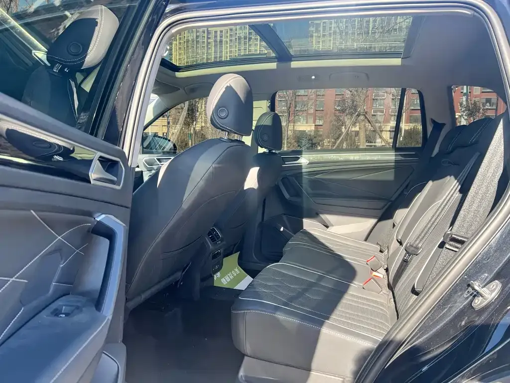 Volkswagen Tiguan L 2022 из CN, фото 3