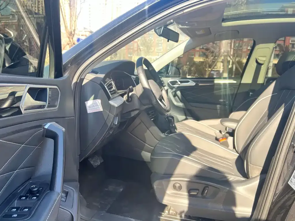 Volkswagen Tiguan L 2022 из CN, фото 7