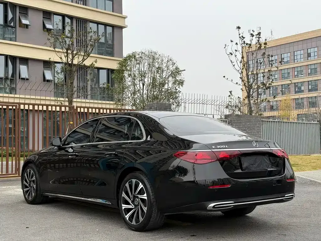 Mercedes-Benz E-Class 2025 из CN, фото 10