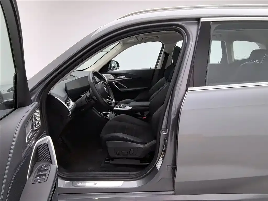 BMW iX1 2023 из CN, фото 10