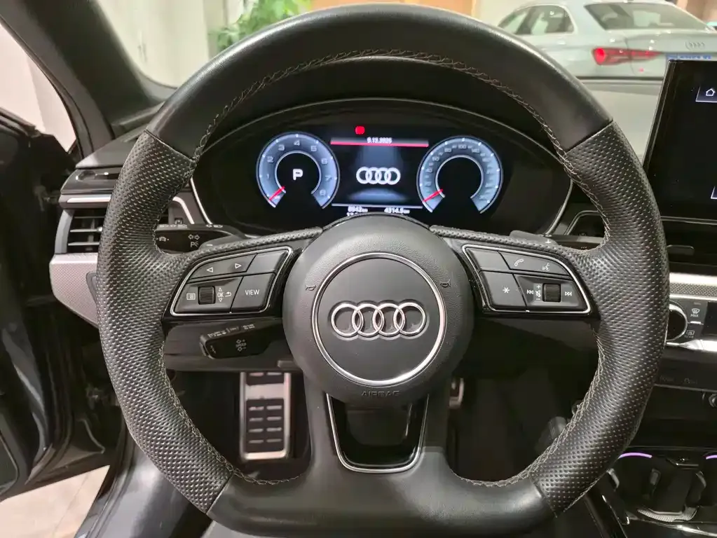 Audi A4L 2024 из CN, фото 5