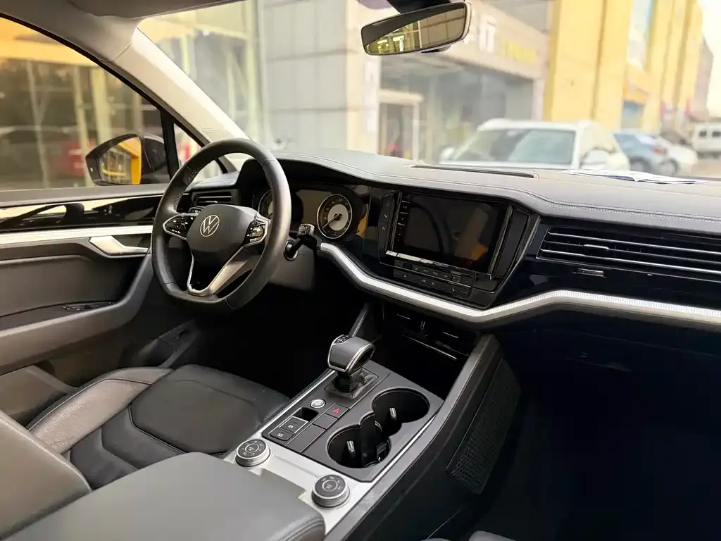 Volkswagen Touareg 2023 из CN, фото 8
