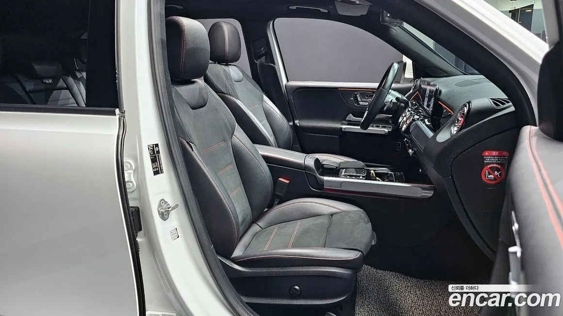Mercedes-Benz GLB-Class — фото 10