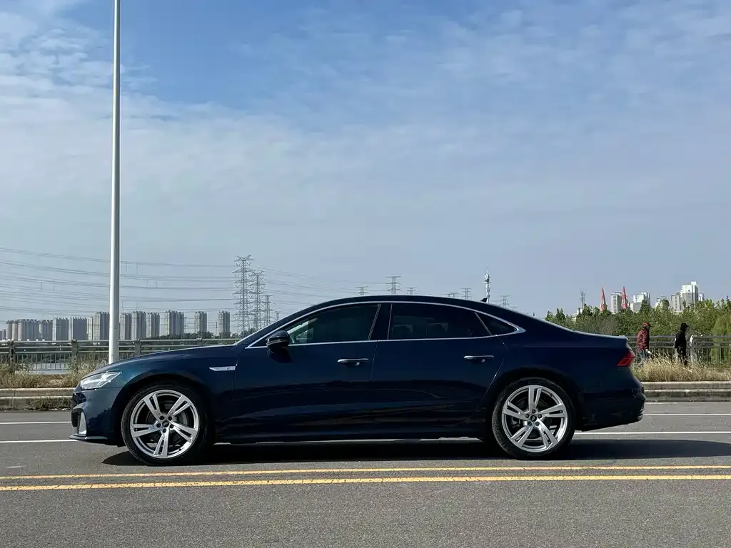 Audi A7L 2023 из CN, фото 2