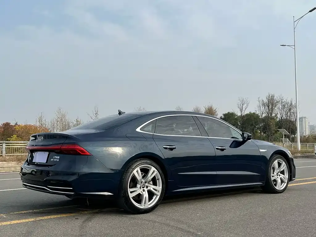 Audi A7L 2023 из CN, фото 4