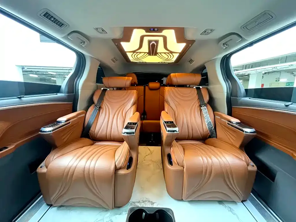 Toyota Sienna 2024 из CN, фото 10