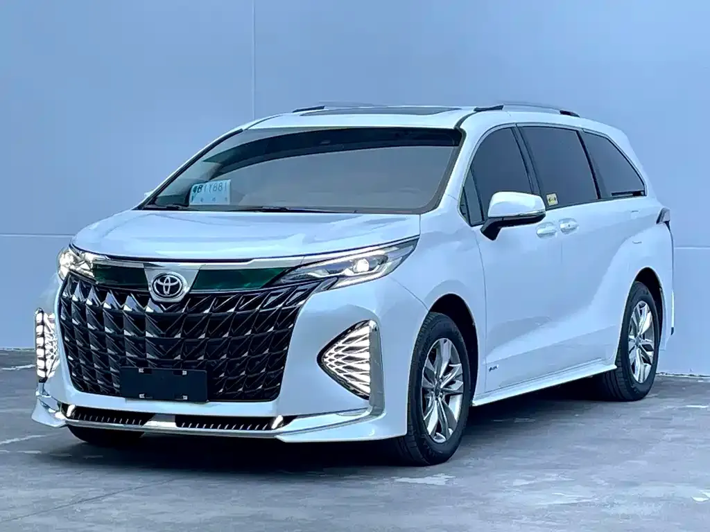 Toyota Sienna 2024 из CN, фото 2