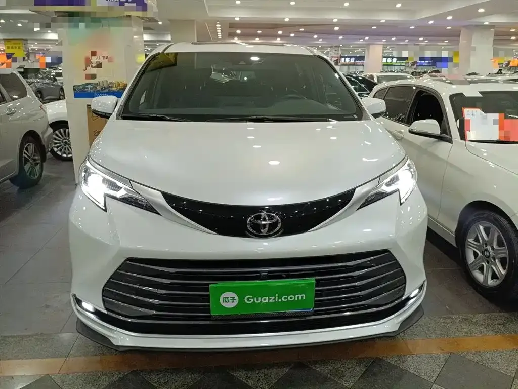 Toyota Sienna 2024 из CN, фото 4