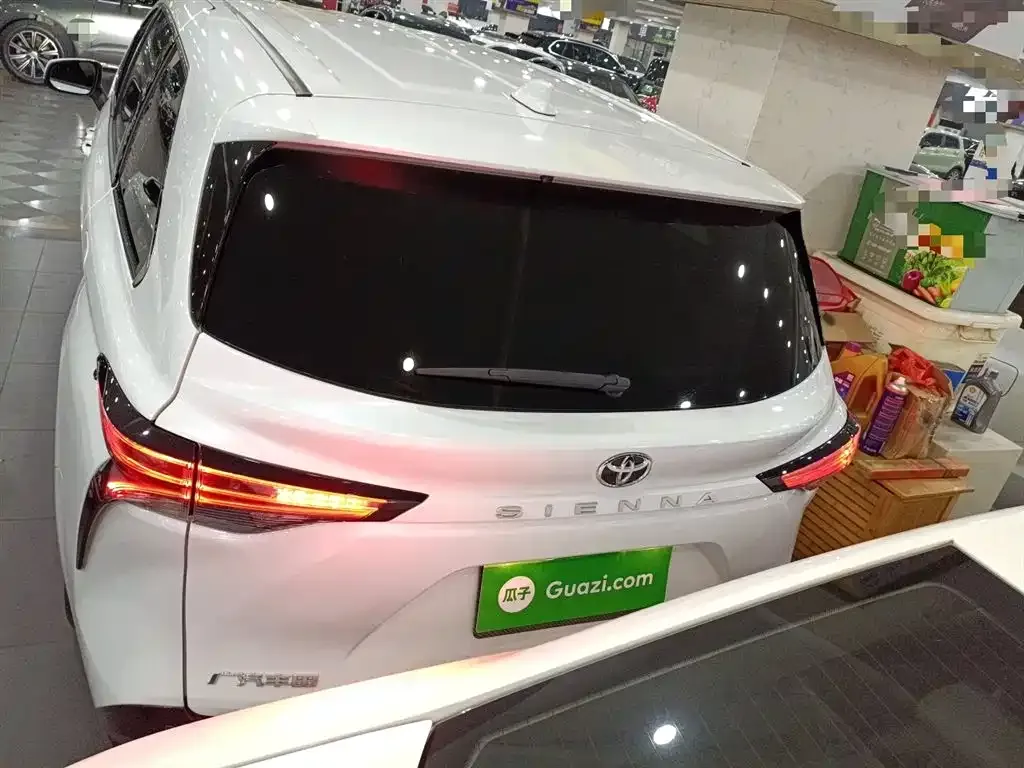 Toyota Sienna 2024 из CN, фото 10