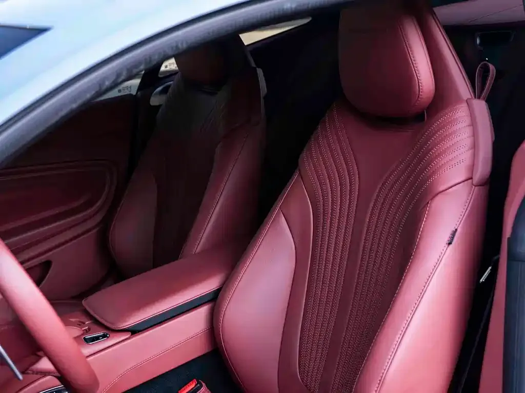 Aston Martin DB11 2024 из CN, фото 7