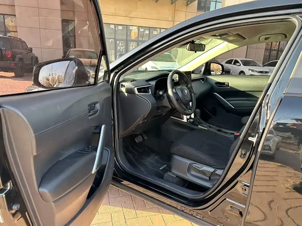Toyota Corolla Cross 2024 из CN, фото 4