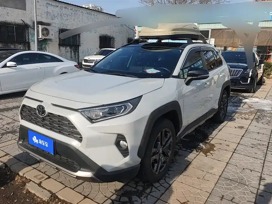 Toyota RAV4 2022 из CN, фото 1