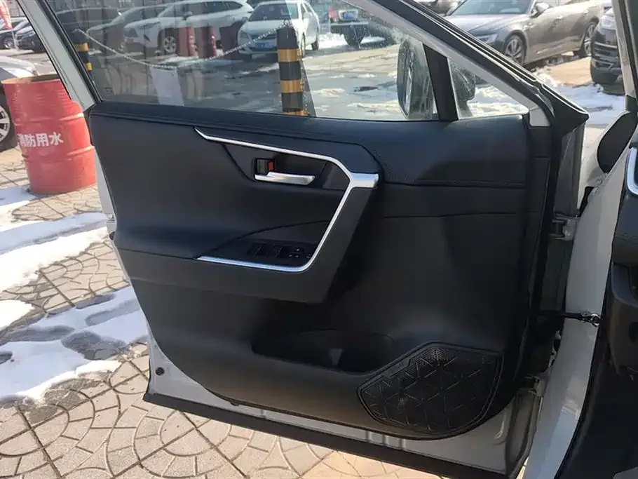 Toyota RAV4 2022 из CN, фото 7