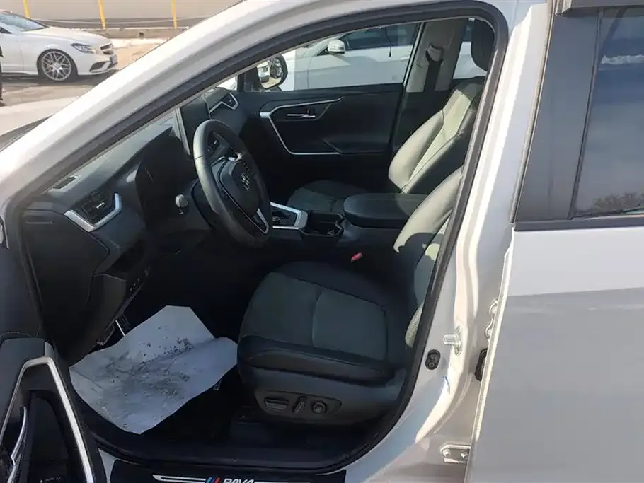 Toyota RAV4 2022 из CN, фото 9