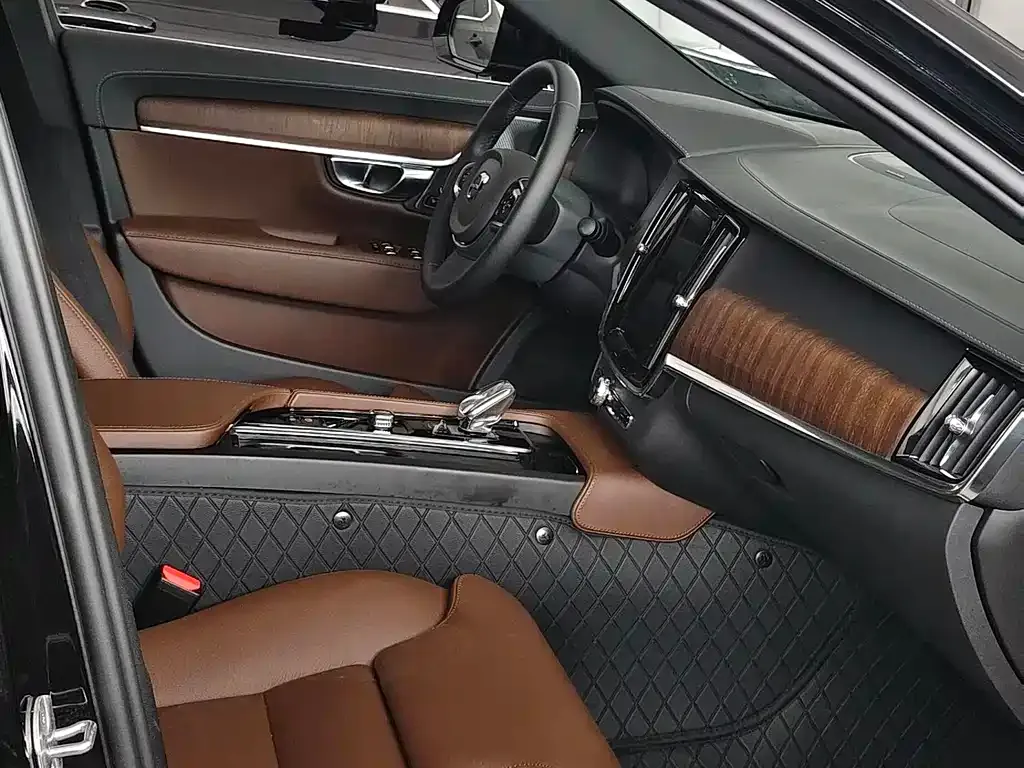 Volvo S90 2025 из CN, фото 3