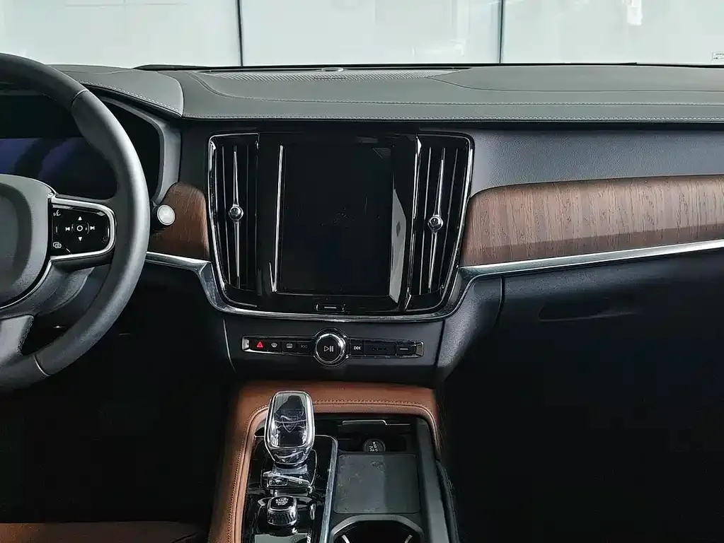Volvo S90 2025 из CN, фото 2