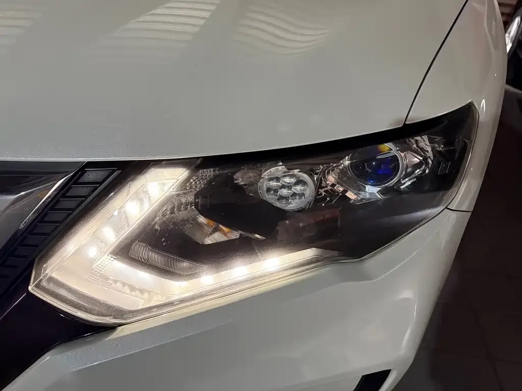 Nissan X-Trail 2021 из CN, фото 2