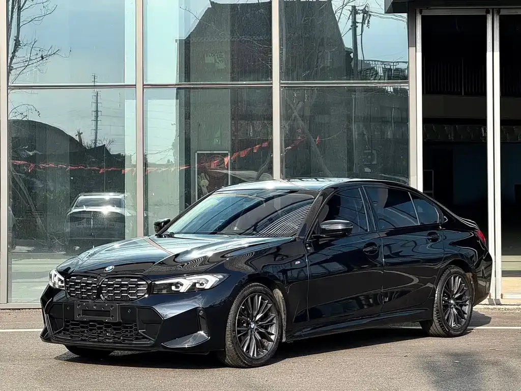 BMW 3 Series 2023 из CN, фото 1
