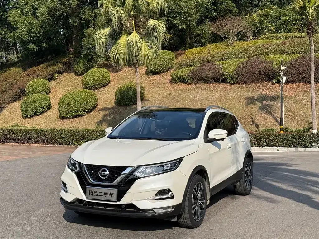 Nissan Qashqai — фото 1