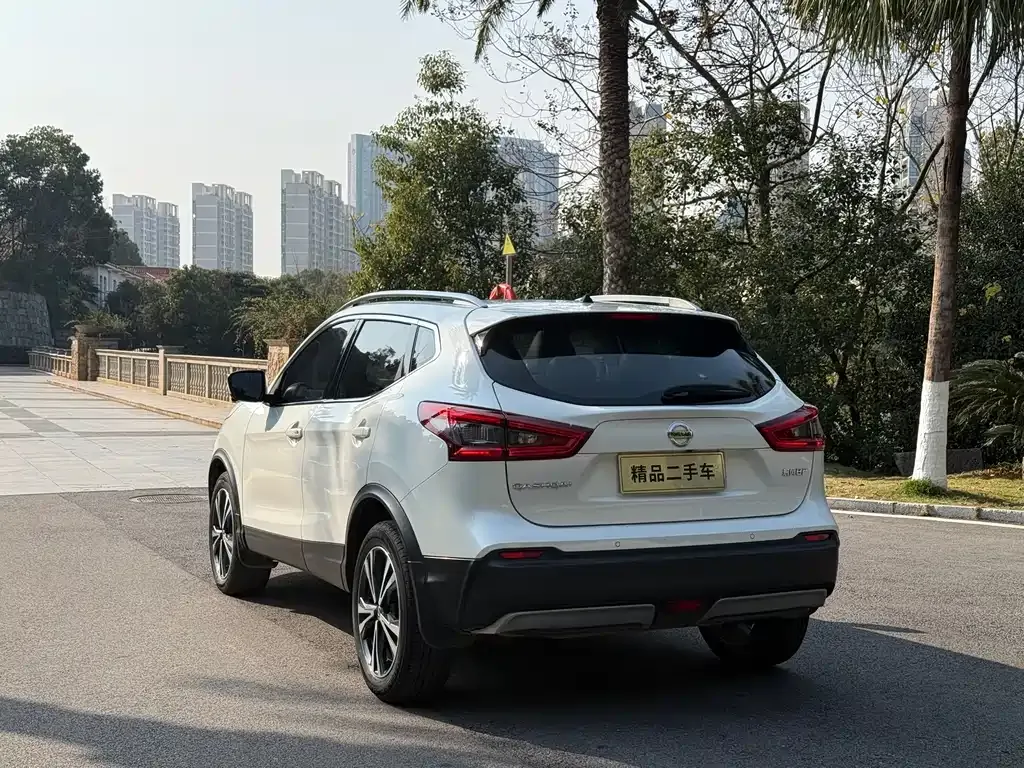 Nissan Qashqai — фото 4
