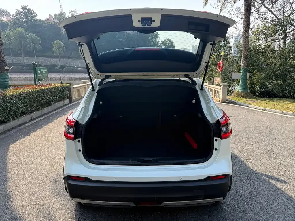 Nissan Qashqai — фото 10
