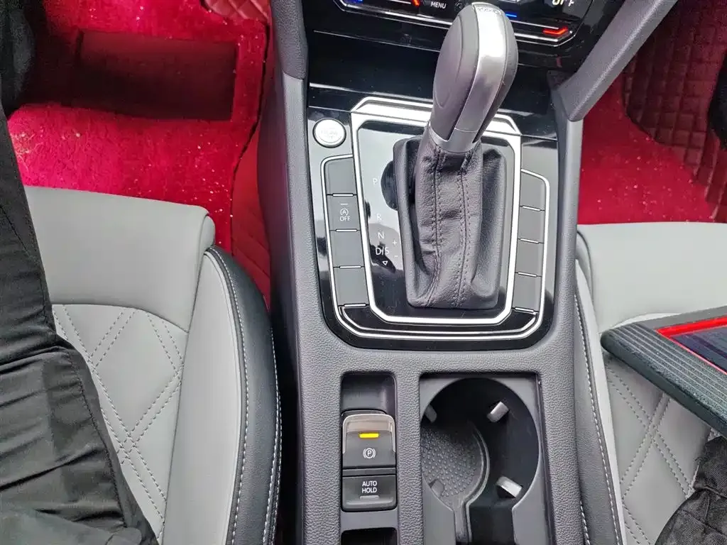 Volkswagen Magotan 2024 из CN, фото 6
