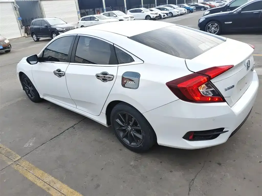 Honda Civic — фото 2