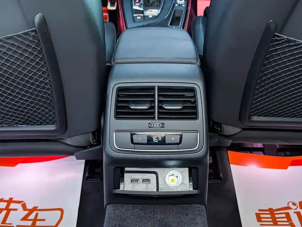 Audi A4L 2021 из CN, фото 10