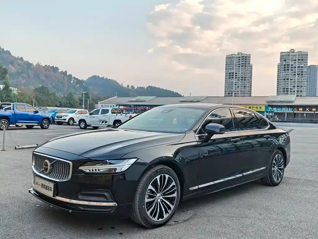 Volvo S90 2024 из CN, фото 1