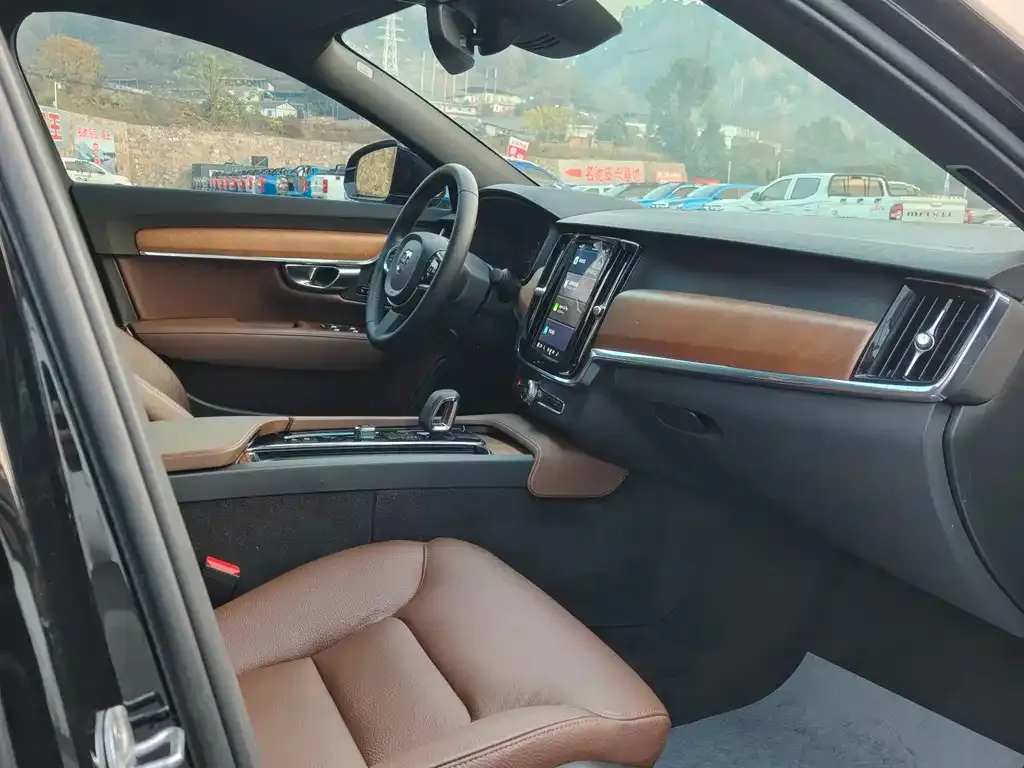 Volvo S90 2024 из CN, фото 4