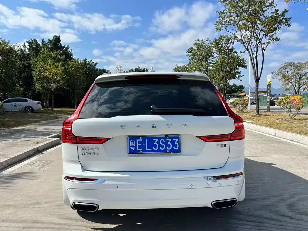 Volvo XC60 2021 из CN, фото 8