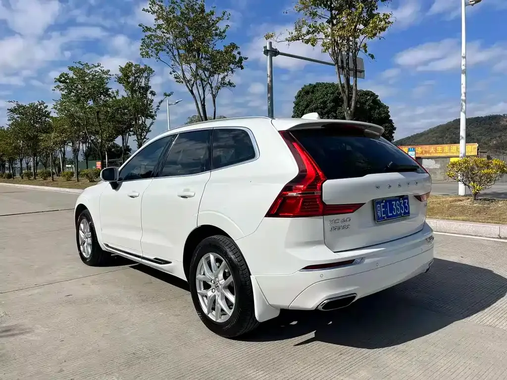 Volvo XC60 2021 из CN, фото 9