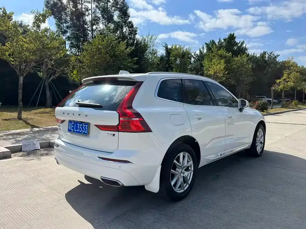 Volvo XC60 2021 из CN, фото 7