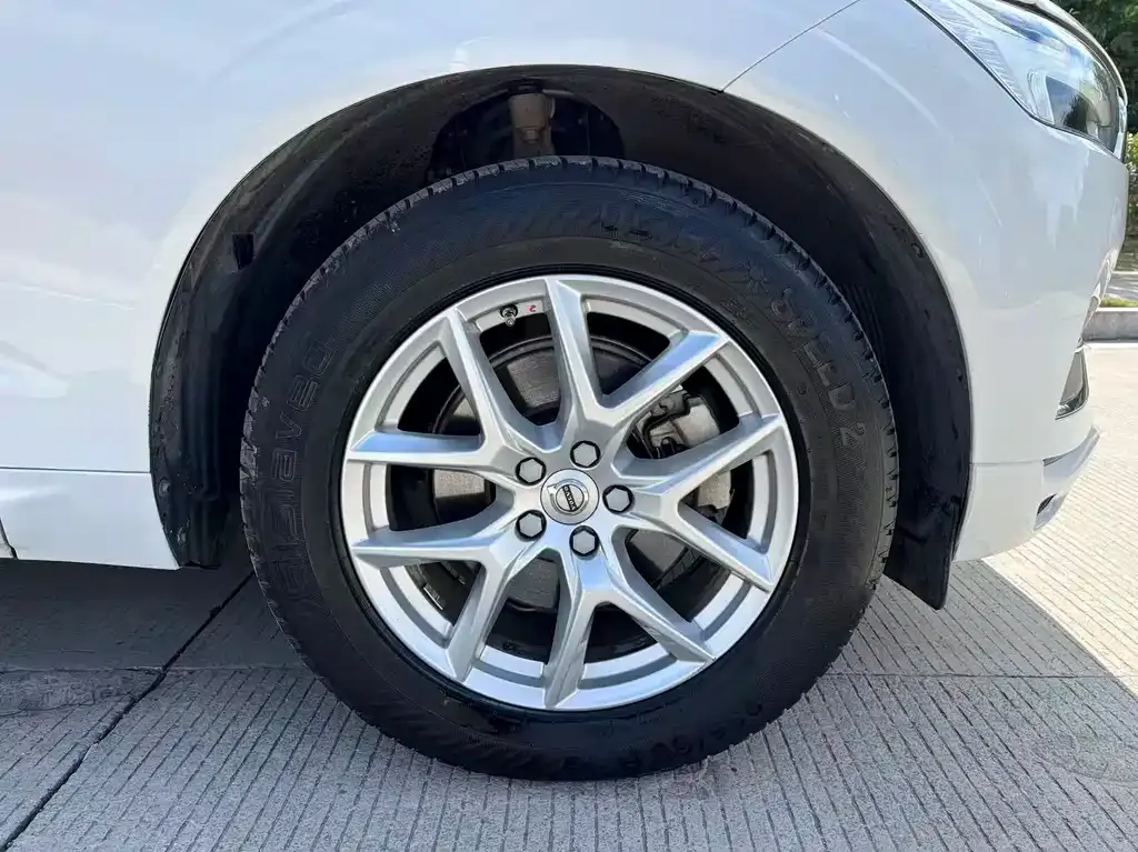 Volvo XC60 2021 из CN, фото 3
