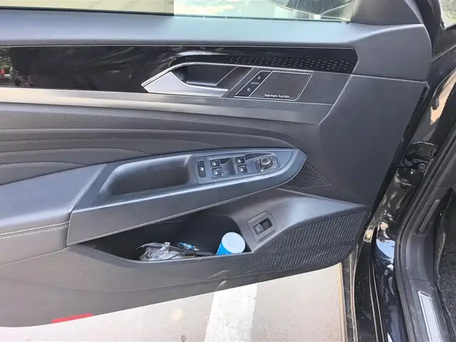 Volkswagen Passat 2023 из CN, фото 7