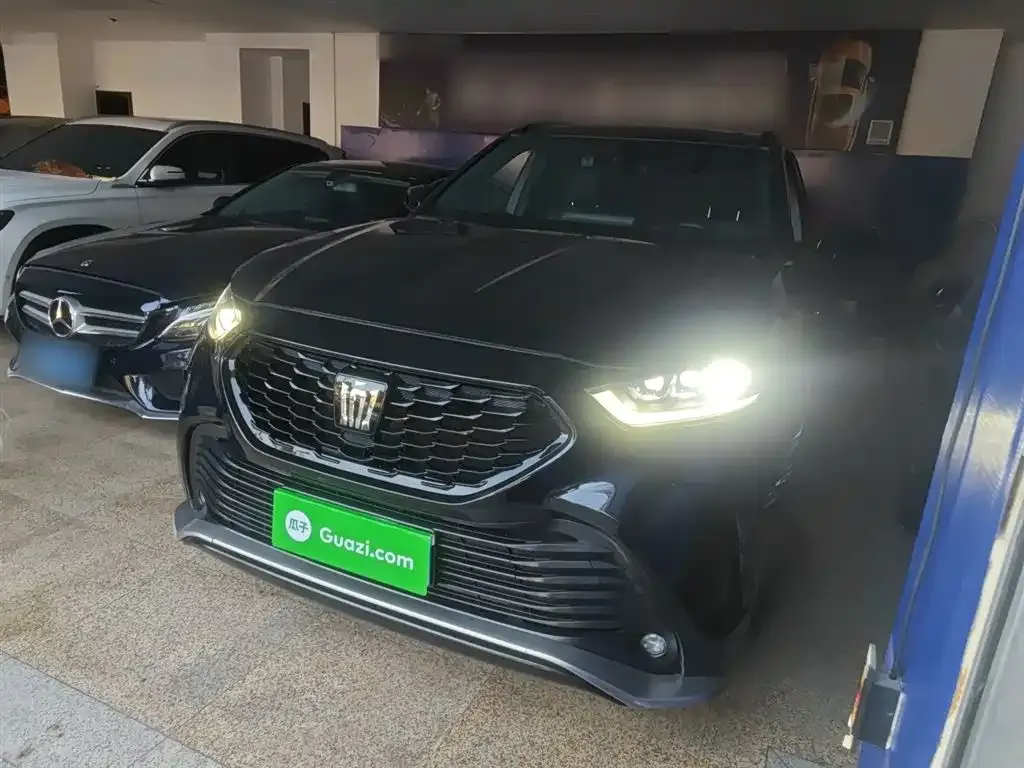 Toyota Crown Kluger 2024 из CN, фото 4