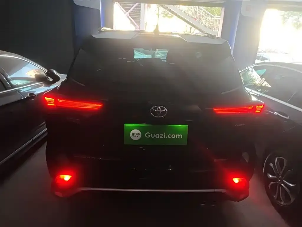Toyota Crown Kluger 2024 из CN, фото 9