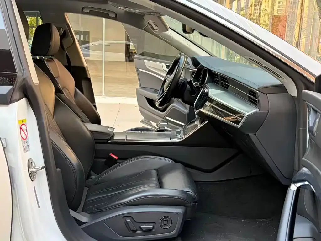 Audi A7 2021 из CN, фото 6