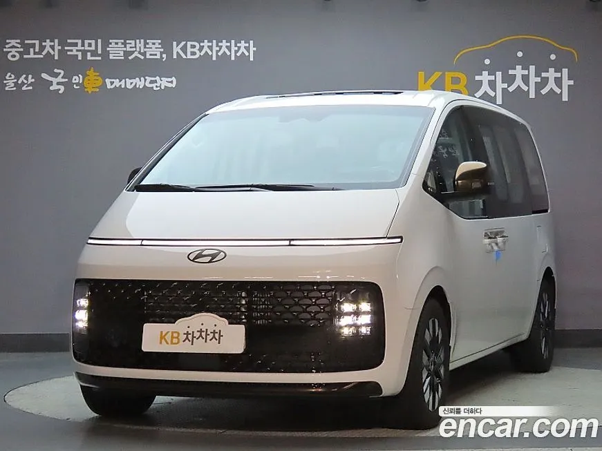 Hyundai Staria — фото 1