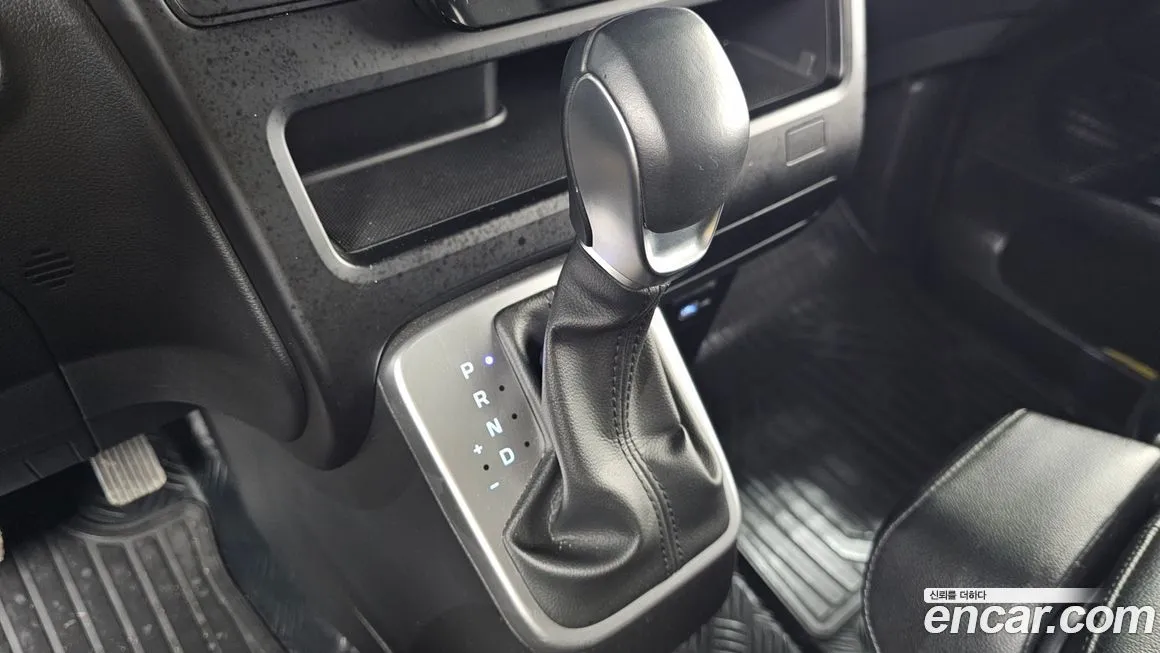 Hyundai Staria — фото 3