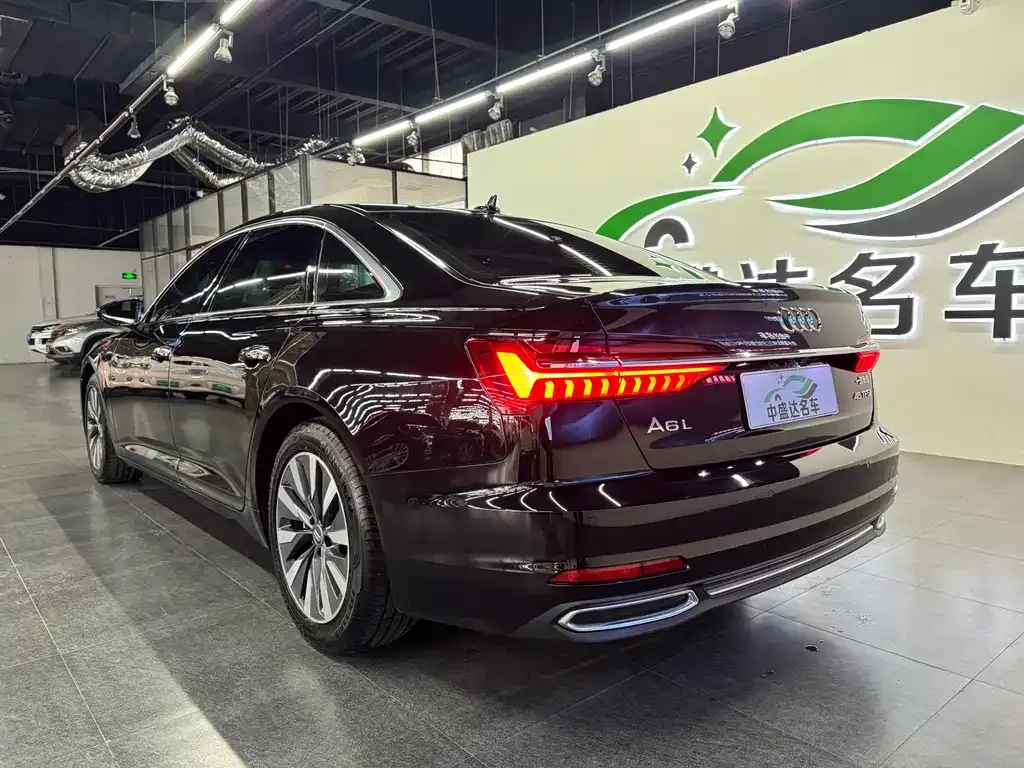 Audi A6L — фото 9