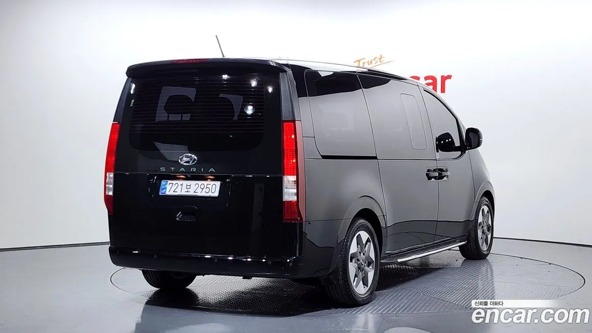 Hyundai Staria — фото 2