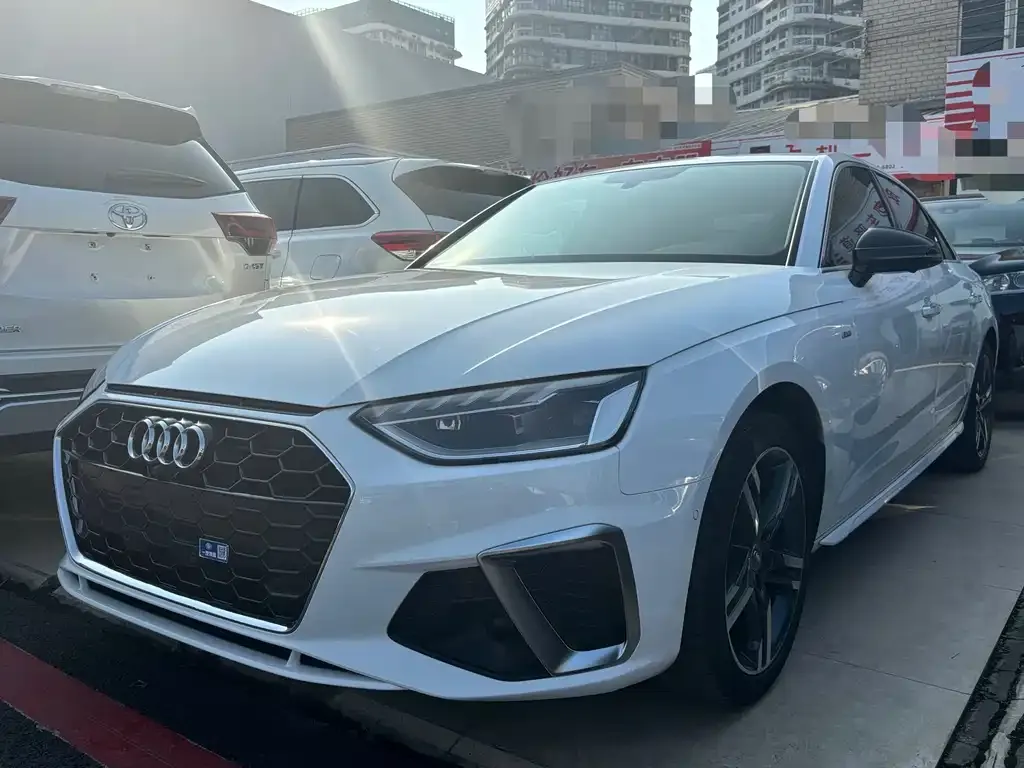 Audi A4L 2021 из CN, фото 1