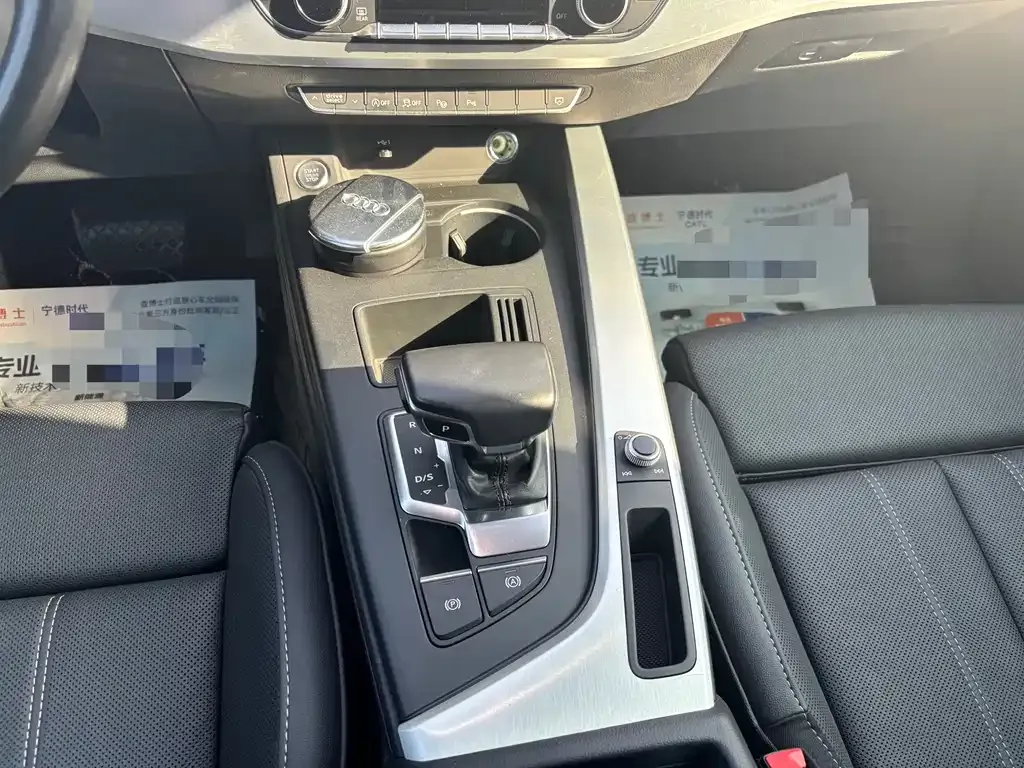 Audi A4L 2021 из CN, фото 10