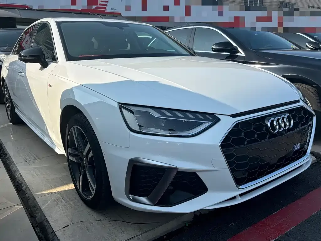 Audi A4L 2021 из CN, фото 3