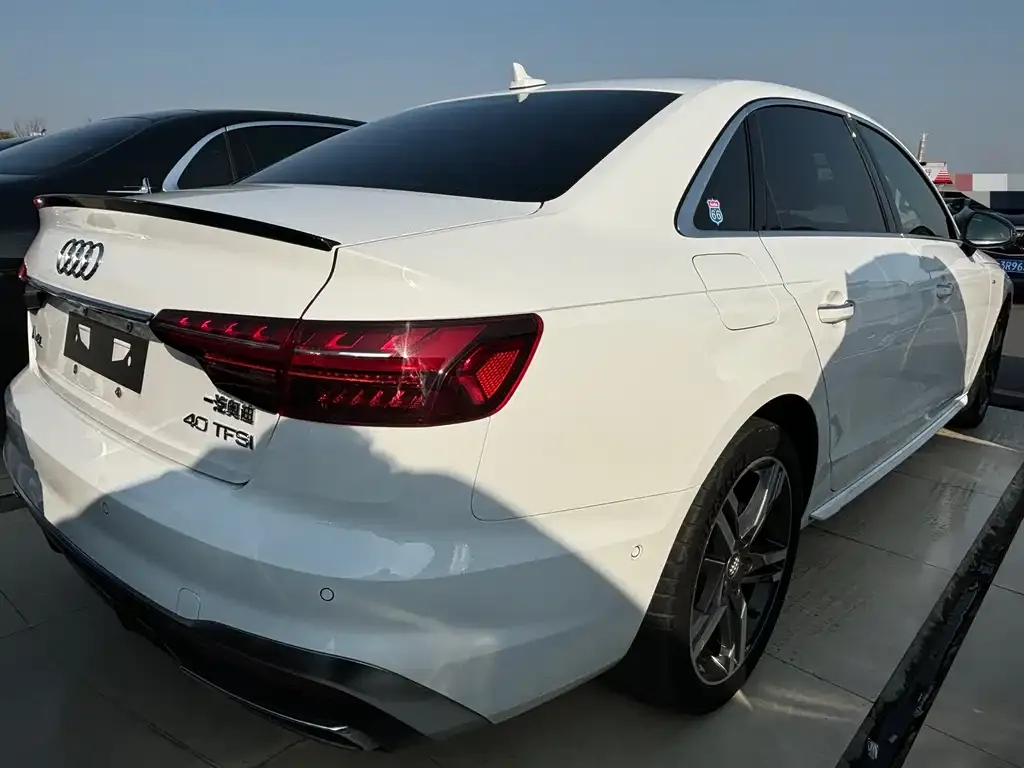 Audi A4L 2021 из CN, фото 5