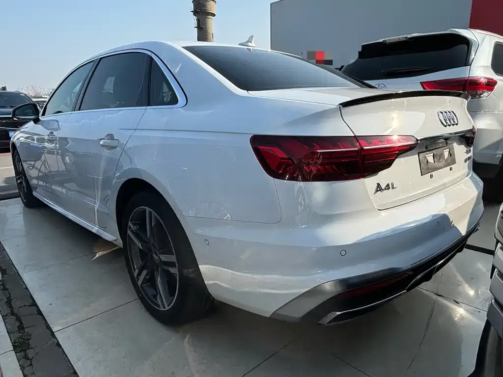 Audi A4L 2021 из CN, фото 7